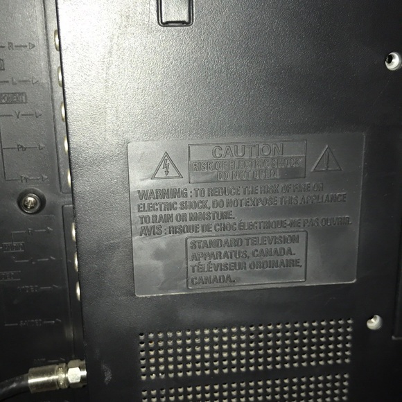 Emerson 20" Lcd Color Tv W/O Remote Control - Picture 4 of 6